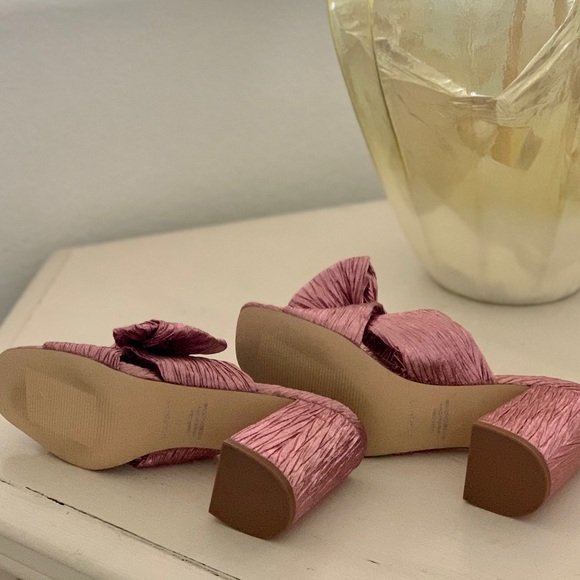 NWOT Shoes - Picture 6 of 7